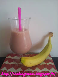 La Cuisine De Mimi Smoothie Banane Lait D Amande A La Vanille Et Jus De Pomme Raisin Mure Myrtille Smoothie Raisin Lait D Amande Jus De Pomme