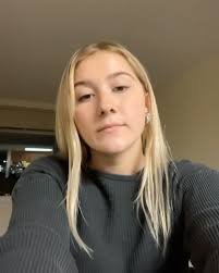 ⭐️SENIOR SPOTLIGHT⭐️ the second featured senior of the day is another one  of our captains, Sarah Kelley. Swipe to see some messages from the team💙