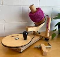 Maple Jumbo Yarn Ball Winder