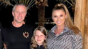 Последние твиты от laurențiu reghecampf (@reghemic). LaurenÈ›iu Reghecampf Jr A Semnat Primul Contract Unde Va Juca Fiul Anamariei Prodan È™i Al Antrenorului