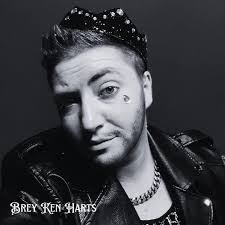 Ken Harts's Instagram, Twitter & Facebook