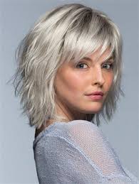 This hairstyle is ideal to all the girls. Choppybob Medium Hair Styles Thick Hair Styles Short Hair With Layers