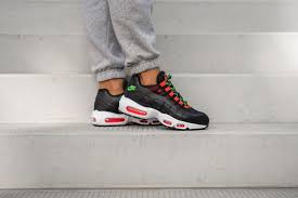 Nike Women S Air Max 95 Se Worldwide Pack Black Flash Crimson White Green Strike Cv9030 001