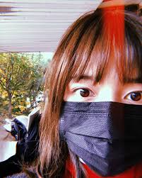 川口春奈 海外ロケも終盤 喉がいててなので黒マスクデビューしました なかなかいいじゃん 残りも駆け抜けます 頑張れ春奈 黒マスク マスク 黒