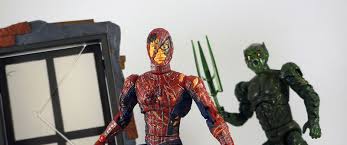 The perfect accessory for green goblin's costume. Toys Are Life Retro Review Spider Man Battle Ravaged Spider Man And Green Goblin Action Figures By Toybiz