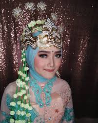 Agar tau step by stepnya. Makeup Flawless Pengantin Sunda Siger Pengantin Sunda Jewelry Crown Jewelry