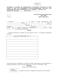 Un uomo abbraccia una ragazza. 2