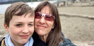 Une famille s'engage pour faire valoir l'importance des examens de la  vision pour les enfants