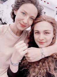 Caitriona Balfe and Sophie Skelton