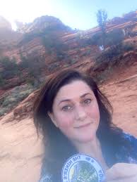 Hiking to the Golden Cathedral in Utah