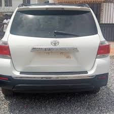 Take the wheel and experience the excellent usability and outstanding ride. Don Mike Cars Toyota Highlander 2012 Model Basic Facebook