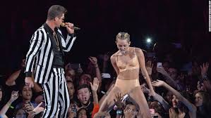 Résultat de recherche d'images pour "twerking miley cyrus"
