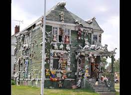 Home In Detroit Covered In Stuffed Animals Heidelberg Project Detroit Neighborhoods Abandoned Houses