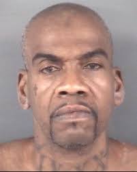 Fayetteville Police na platformě X: „Elmer Leon Spears of Fayetteville was  arrested and charged with First Degree Murder. Spears is currently being  held at the Cumberland County Detention Center under no bond