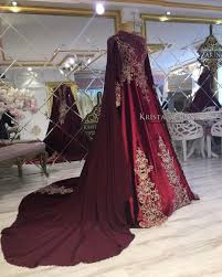 Goruntunun Olasi Icerigi Bir Veya Daha Fazla Kisi Uzun Gelinlikler Gelinlik Elbise