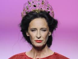 Paola Dominguín, de triunfar en París en su juventud a la vida bucólica en  Valencia junto a su hermana Lucía