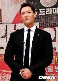 He covers himself in bandage and goes to the island to expose his mother's wrongdoings. The Seoul Story Ø¹Ù„Ù‰ ØªÙˆÙŠØªØ± Sbs The Last Empress Has Been Extended From 48 To 52 Episodes But Male Lead Choi Jin Hyuk Will Not Appear On The Additional 4 Episodes Due