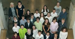 Staatliches berufliches schulzentrum gunzenhausen mit meisterschule für das schreinerhandwerk und staatlicher wirtschaftsschule 55 Schulerinnen Und Schuler Erhalten Auszeichnung