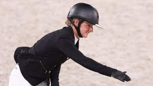 Julia krajewski (born 22 october 1988) is a german equestrian. 4luu3jsqjkf Am