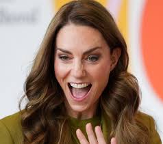 Queen Elizabeth Just Released Her Own Brand of Gin (Seriously)