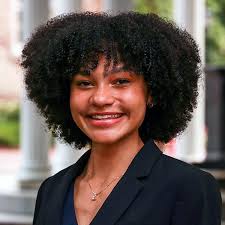 Shelby Wray's Instagram, Twitter & Facebook