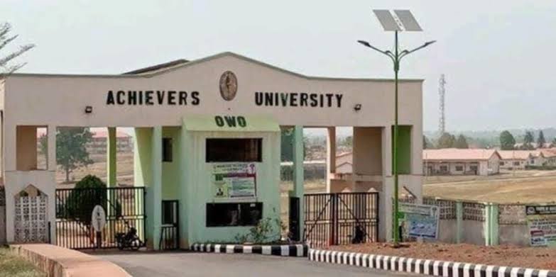 98 Bag First Class as Achievers University Graduates 836