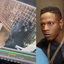 RaisingKanan actor #joeybadass caught an opp lackin at clothing store in  NYC https://x.com/KollegeKidd/status/1871594309574914404