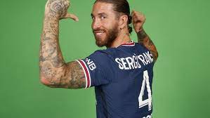 In the 21st century, he is second only to three strikers, leader cristiano ronaldo (52), aritz aduriz (49) and fernando llorente (42). U5ioue9by L Km
