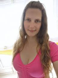 Vorstellungsrunde🩷: Alter⏳: 32 Wohnort🏘 : Hessen Größe ⬇️ : 1,72 m  Raucher 🚬 : Nein Single : ja Scheidungen : 0 Verheiratet : nein Kind👨‍👧:  Nein Haustier : Ja Piercings 💍💎 : Nein Tattoos 🦋 : Nein Bier🍺 oder  Wein🍷: Bier🍺 ➡️Instagram ...