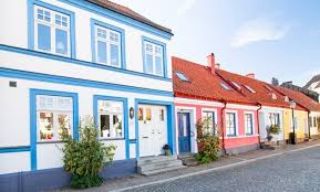 ▸ förmiddagen bjuder på molnigt väder och temperaturer på runt 7 grader. Ystad A Beautiful Coastal Town In Sweden Christine Abroad