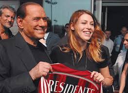 Pierluigi collina (bologna, 13 febbraio 1960) è un ex arbitro di calcio italiano, iscritto alla sezione aia di viareggio. Silvio Berlusconi Eta Altezza Mogli Figli E Fidanzata Caffeina Magazine