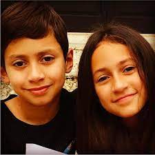 Jennifer lopez has two kids with ex husband marc anthony, twins maximillian and emme, while her fiancé alex rodriguez has two daughters, ella and natasha. Pictures Of Jennifer Lopez S Kids 2018 Popsugar Middle East Celebrity And Entertainment