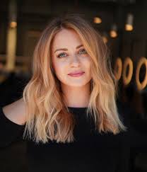 from removing old red permanent color + banding to now a soft lived-in  strawberry blonde 🍓🧡 duration: 1 session/full color formula: root-  7N/8WG/8C melted into ends- 9AA/10WG ask me any questions below