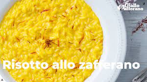 Aggiungere l'acqua, mettere i due dadi e lo zafferano. Giallozafferano Risotto Allo Zafferano Facebook