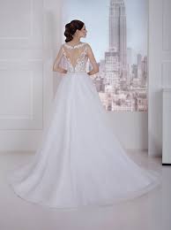 May 19, 2020 · dieses elegante schwangerschaftskleid aus weißer spitze eignet sich für festliche anlässe und auch als hochzeitskleid. Brautkleid In A Linie Mit Spitze Kleiderfreuden