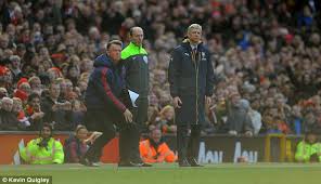Www.snapchat.com/add/dreamteamfc ► follow us on twitter: Louis Van Gaal Dives To The Ground In Hilarious Protest At Arsenal S Theatrics During Manchester United Victory Daily Mail Online