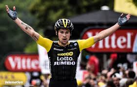 Before starting his cycling career, primož roglič was devoted to ski jumping. Tour De France 19 Primoz Roglic In Der Abfahrt Zum Etappensieg