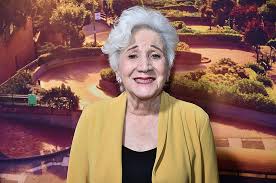 Olympia dukakis was born in 1931 in lowell, massachusetts to greek immigrants. T11j10okx Ap9m