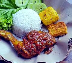 Nasi tepeng adalah makanan tradisional khas bali dari gianyar, bali. E Bazar Plats Normal Baharu Menikmati Juadah Ramadan Di Musim Pendamik Maha Mahu Makan