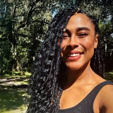 Degrassi Futures 💭 Manny & Craig 🩷 Married (3 years) 💍 (Manny kept her  last name) Divorced 💔 Craig and Manny lived in Los Angeles California,  Craig became a recording artist and