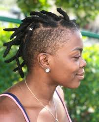 How To Make Dreadlocks With Short Hair At Home Frisuren 2020 Hochzeitsfrisuren Nageldesign 2020 Kurze Frisuren Tapered Natural Hair Short Dreads Short Hair Undercut