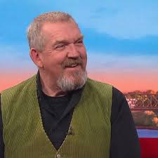 Wir brauchen 900 Ja von lieben Fans, wenn Sie die neue Staffel sehen  möchten #Tatort