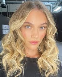 Laura Pell's Instagram, Twitter & Facebook