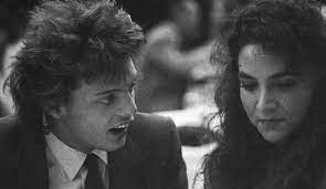 Mariana y luis miguel se conocieron en 1987, cuando él se encontraba en uno de los mejores mariana siguió dedicándose a la fotografía y es reconocida en méxico, sobre todo en el mundo de así se ve camila sodi como la novia de luis miguel en serie biográfica. Como Esta Hoy La Primera Novia De Luis Miguel Mariana Yazbek A 31 Anos De Cuando Calienta El Sol Infobae