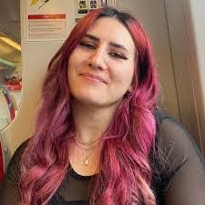 Phoebe Lang's Instagram, Twitter & Facebook