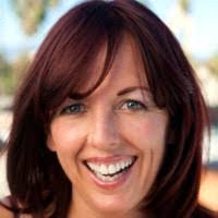 Alona Smith's Instagram, Twitter & Facebook