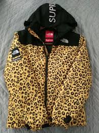 Our supreme tnf leopard nutpse jacket comes with high quality printed water resistant nylon shell, mini rip stop weave with 700. Umidita Esercizio Allestero Supreme X North Face Leopard Nuptse Down Jacket Relazione Multiuso Sistema