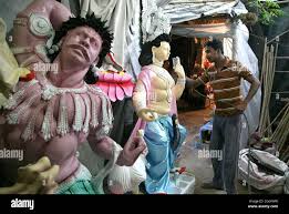 Artisan give shape to Goddess Durga idol for the upcoming !0 days long  Durga Puja festival which ends on Vijayadashmi festval in new Delhi Stock  Photo - Alamy