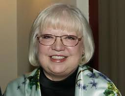 Мать работала там же, в отделе кадров. Zhena Geniya Svetlana Kryuchkova Pokazhet Kakoj Byla Supruga Lva Tolstogo