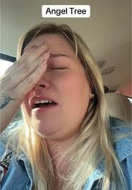 Chelsey Hacker's Instagram, Twitter & Facebook